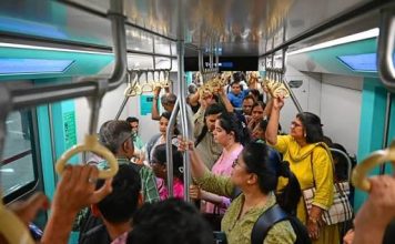 மெட்ரோவில் பயணம் செய்யும் போது சத்தமாக பேசினால் அபராதம்!