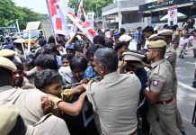 அலறவிட்ட மாணவர்கள்! 47 அதிகாரிகள் பணி நீக்கம்?!!